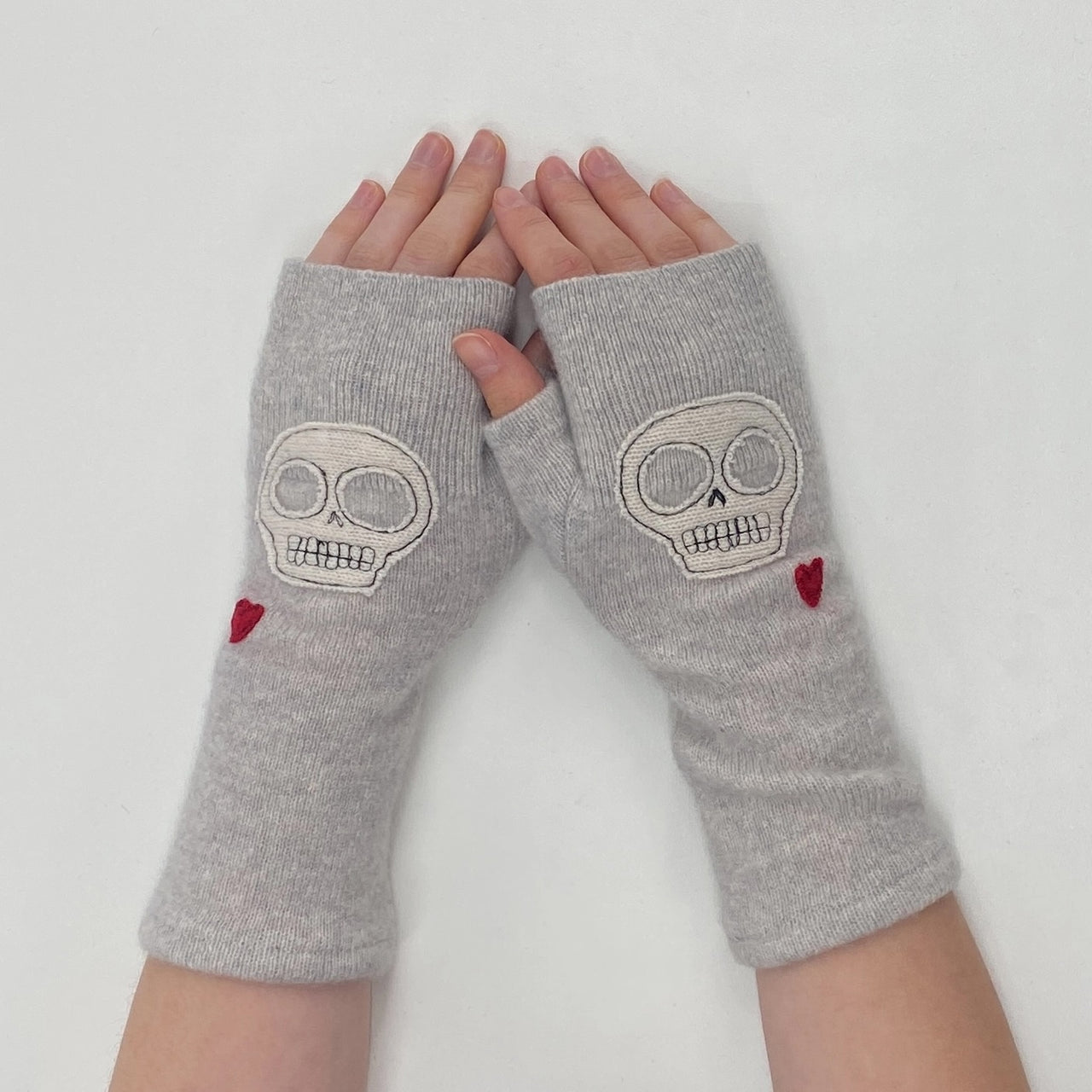 Sardine Clothing Co: Skull w/ Heart Fingerless Gloves