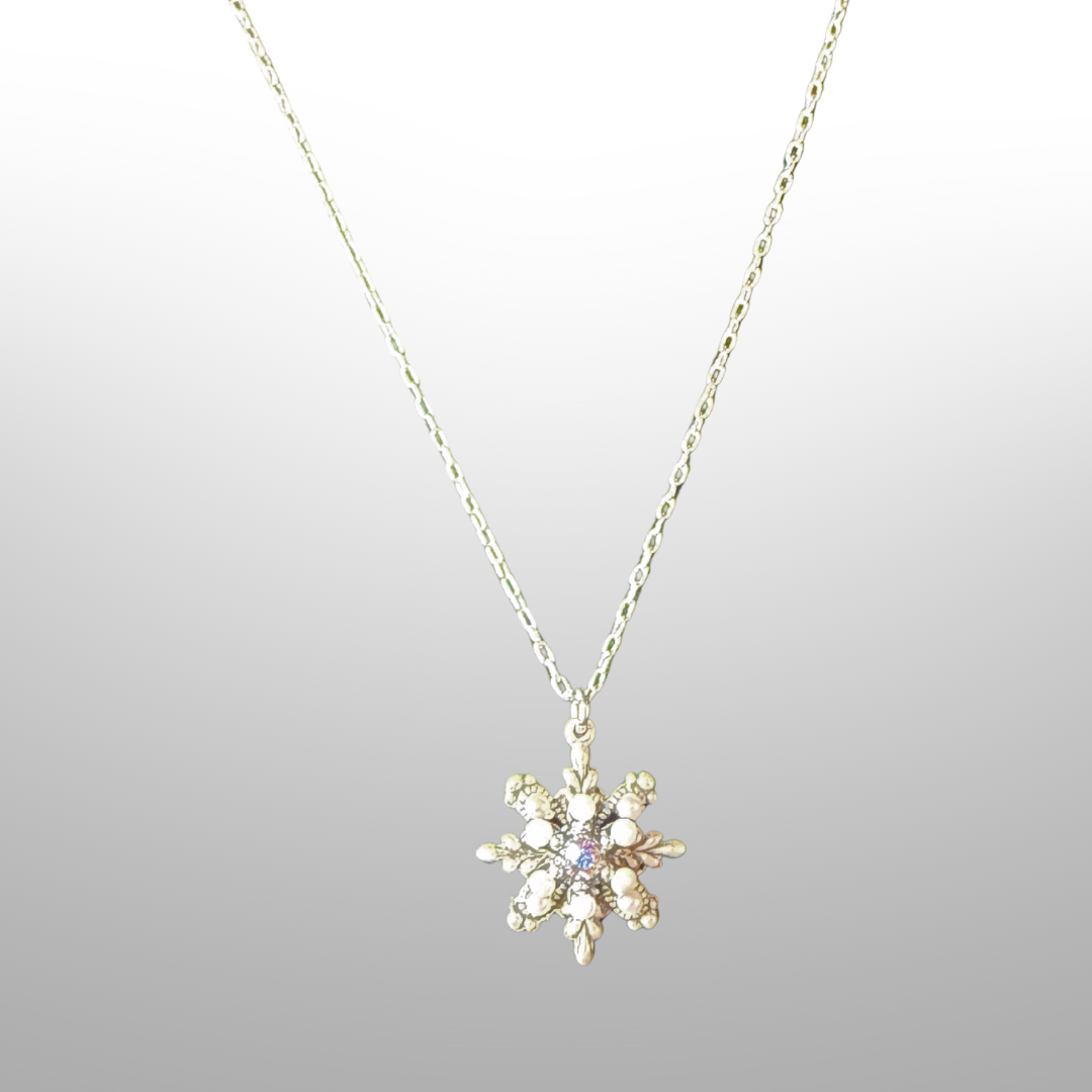 Firefly: Snowflake Pendant Necklace (8985)