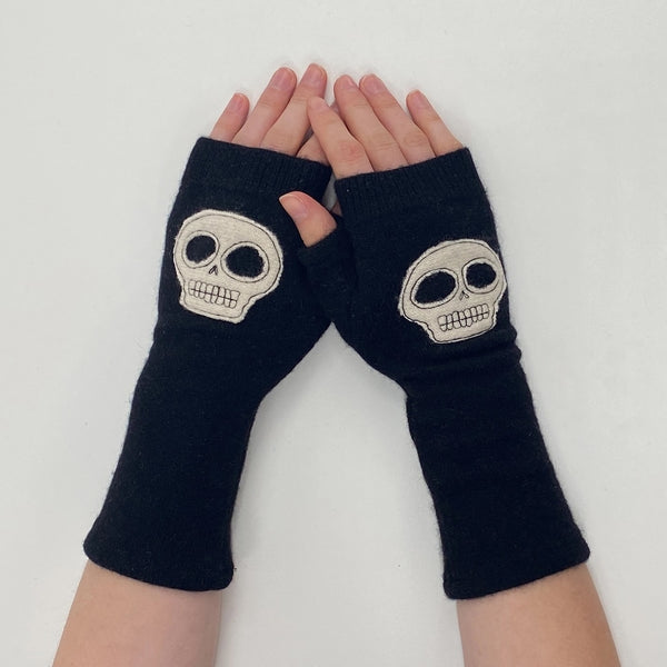 Sardine Clothing Co: Skull Fingerless Gloves