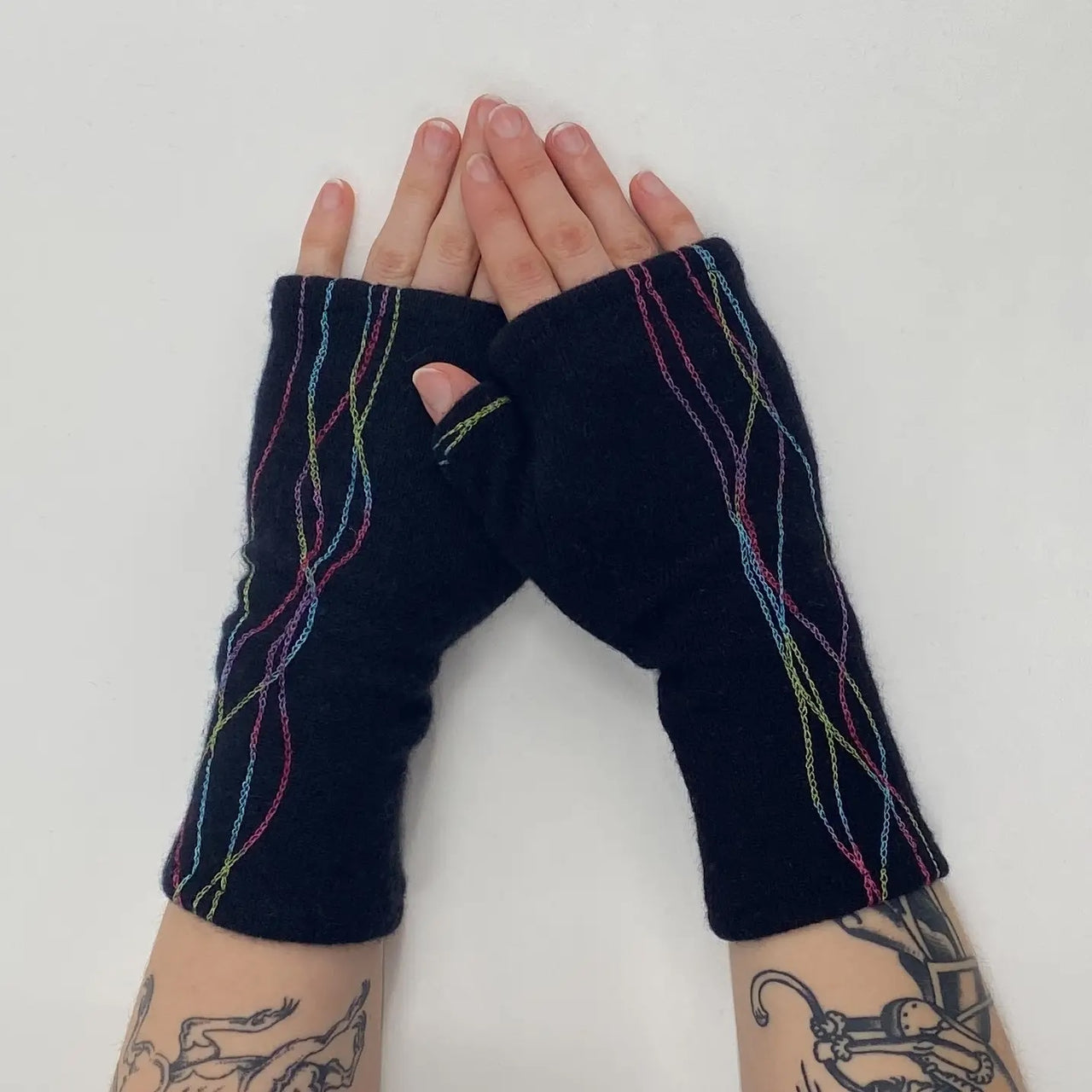 Sardine Clothing Co: Squiggle Fingerless Gloves