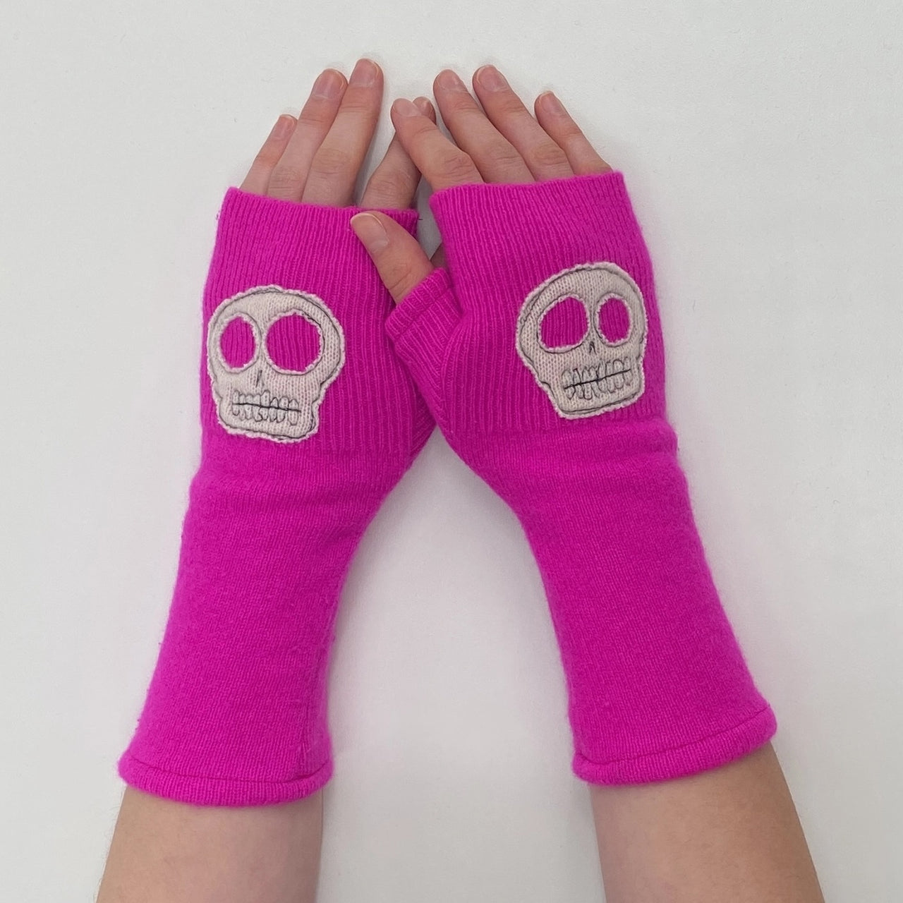 Sardine Clothing Co: Skull Fingerless Gloves