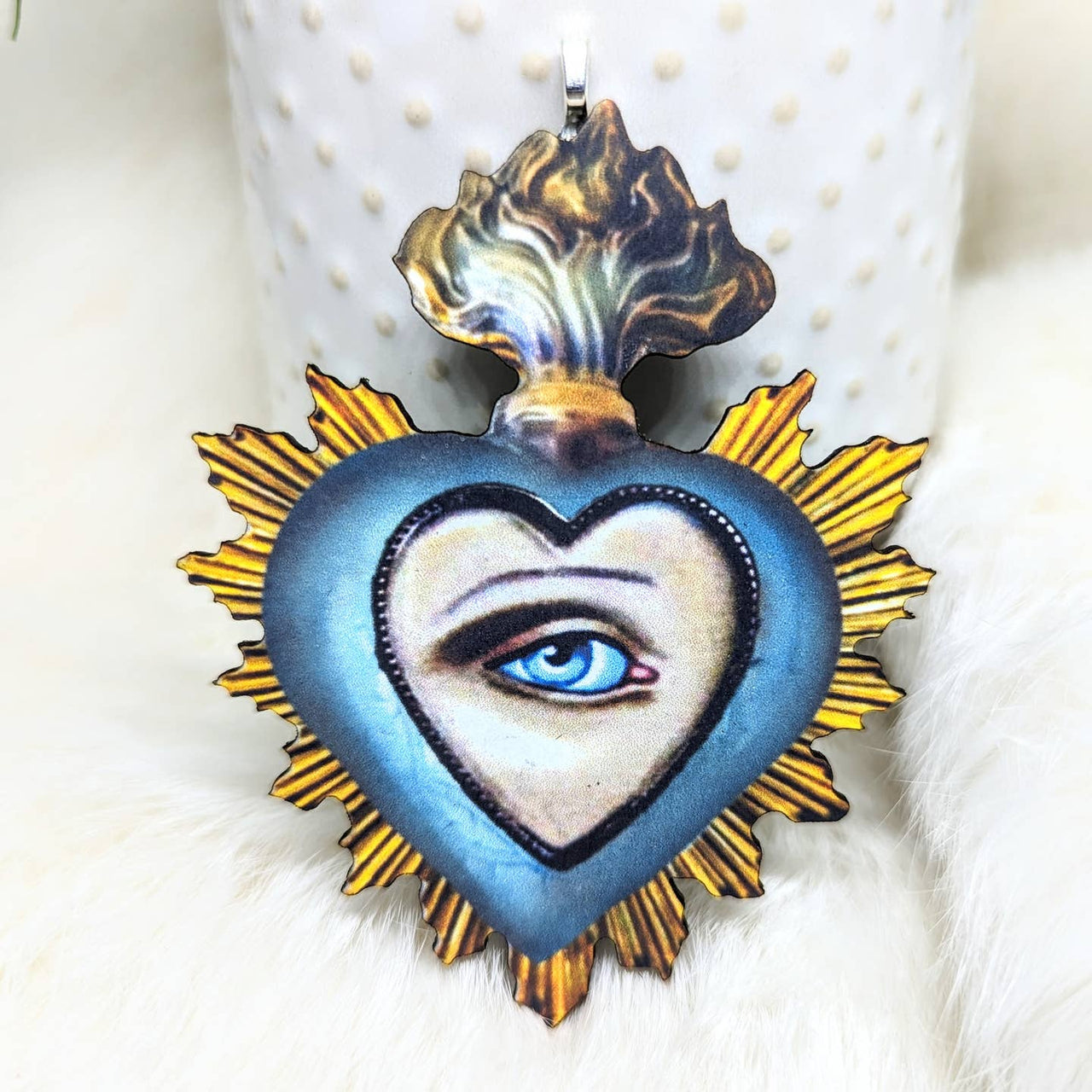 Iamsonotcool: Royal Eye Ornament