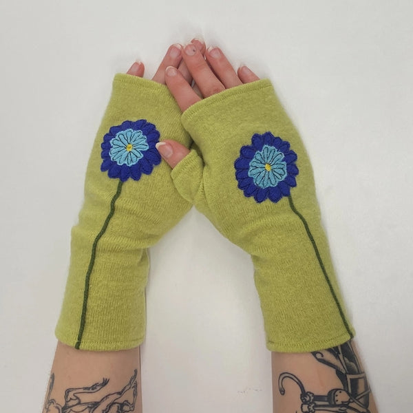 Sardine Clothing Co: Zinnia Fingerless Gloves