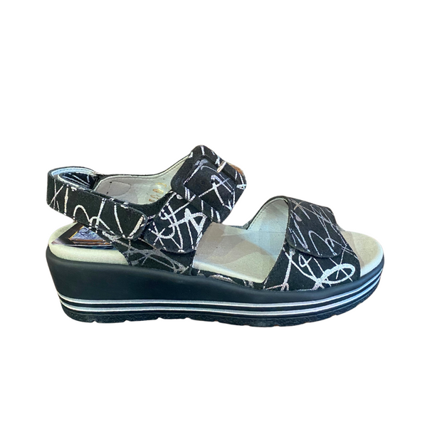 Volks Walker: Scraffito Sandal