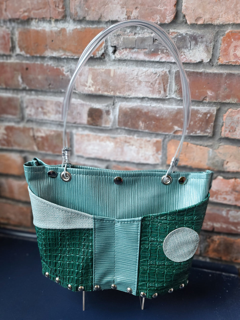 Hardwear by Renee: Small Acute	 Teal/Green Mix