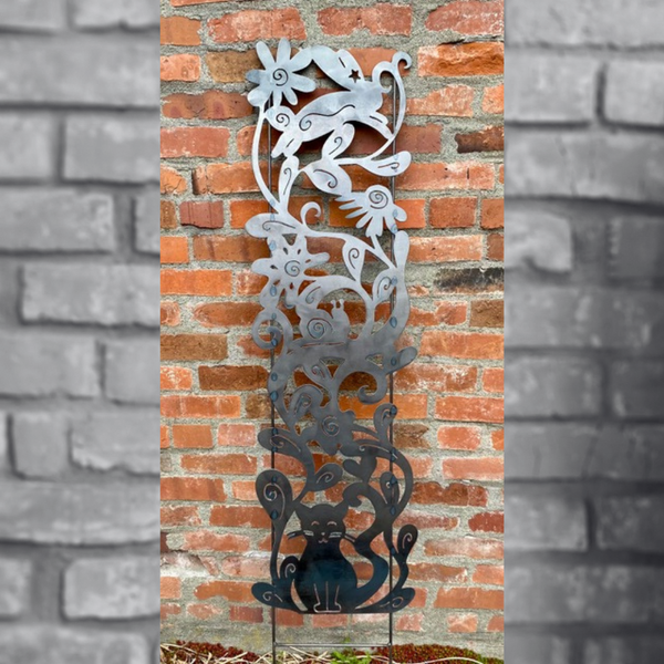 Garden Deva: Happy Garden Trellis
